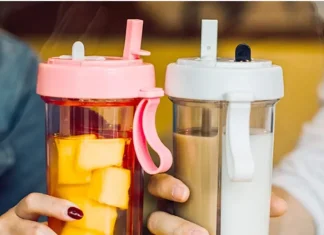 With this ingenious $12 insulated mug, you can have two drinks on the go.