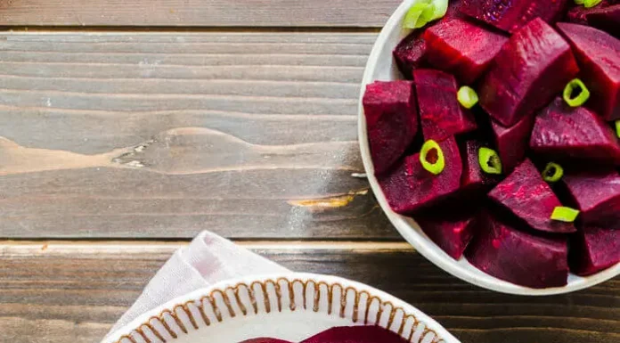 Delicious Beetroot and Lemon Juice Cleans Colon Waste and Loses Weight