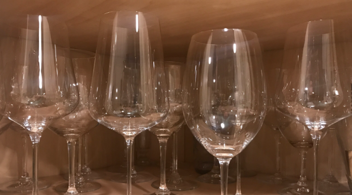 Wine Glasses Beyond the Toast: 10 Clever Hacks That Will Amaze You! 🍷✨