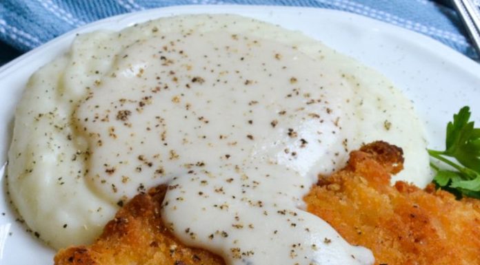Creamy Homestyle White Delight Gravy