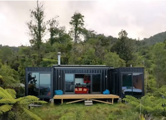 Woman Builds Amazing Tiny Home Out Of 5 Shipping Containers