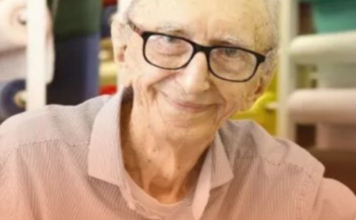 100-Year-Old Man Sets World Record Working 84 Years at Same Company