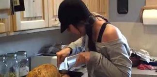 Mom Owns Teenage Daughter in Epic Thanksgiving Prank