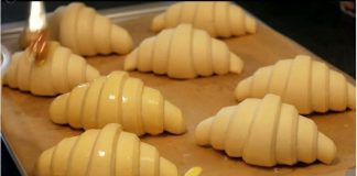 Crafting Fragrant Cornetti – Italian Croissants with a Bar-Like Allure