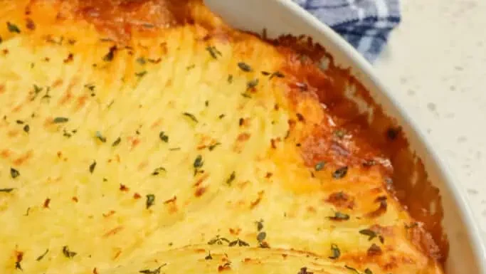Classic Cottage Pie with a Cheddar Twist
