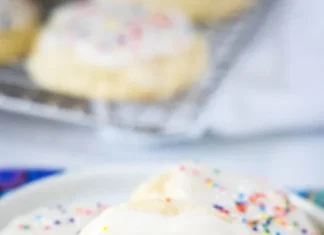Soft and Fluffy Vanilla Glazed Sour Cream Cookies