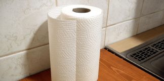 Why People Put Paper Towels In The Fridge