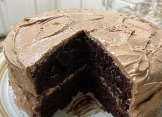 Mee maws chocolate cake