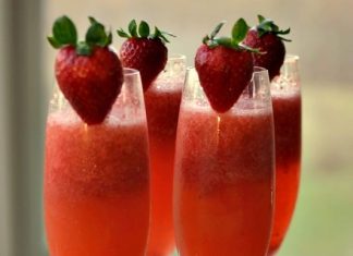 Easy Frosty Strawberry Mimosas