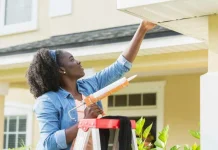 15 Problems Around the House That You Can Solve With Caulk