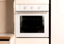 How to Clean the Glass on Your Oven Door