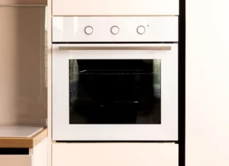 How to Clean the Glass on Your Oven Door
