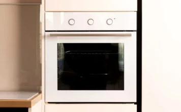How to Clean the Glass on Your Oven Door