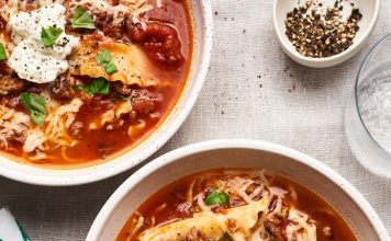 Easy Slow Cooker Lasagna Soup