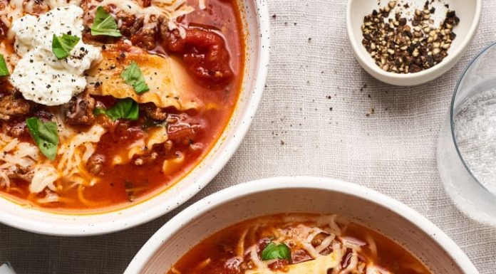 Easy Slow Cooker Lasagna Soup