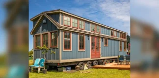 Retired Couple Trades In Their Old House For a Custom Tiny Home With a Downstairs Bedroom On The Beach
