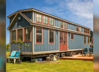 Retired Couple Trades In Their Old House For a Custom Tiny Home With a Downstairs Bedroom On The Beach