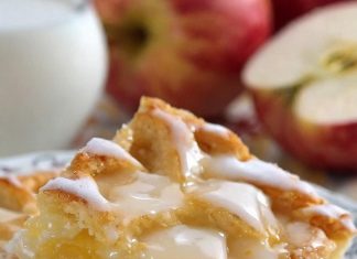 Flaky Apple Pie Bars Recipe