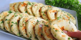 These are awesome, fantastic garlic flatbreads in 10 minutes