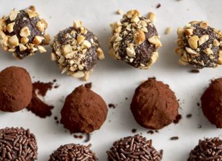 How To Make Foolproof Chocolate Truffles: The Easiest, Simplest Method