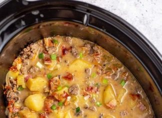 Slow Cooker Creamy Potato Bacon Soup