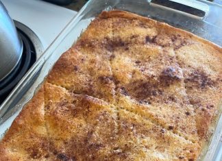 Apple Cheesecake Danish Bars