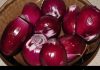 This is how you get rid of belly fat without dieting and without ending up with stretch marks on your body: You need to do just one thing with a red onion, every day.