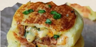 Mouthwatering Stuffed Potato Cakes