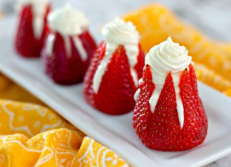 Cheesecake Stuffed Strawberries (5-ingredients)