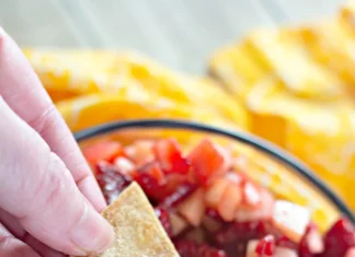Fruit Salsa with Cinnamon Tortilla Chips