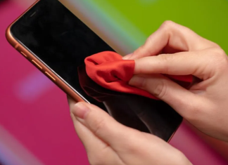 How to Safely and Effectively Clean Your Phone Screen