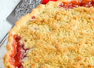 STRAWBERRY RHUBARB PIE
