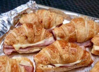 HAWAIIAN HAM AND CHEESE SANDWICH