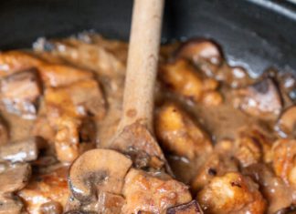 Easy Chicken Stroganoff