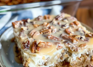 This Butter Pecan Praline Poke Cake is Pure Heaven!