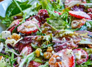 STRAWBERRY SPINACH SALAD