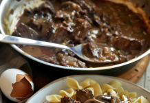 Mouthwatering Beef Tips, Egg Noodles, and Creamy Gravy You Need to Try!