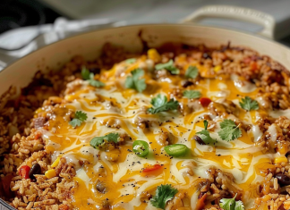 Transform Dinner with One Pot Mexican Rice Casserole – Bursting with Bold Flavors!