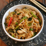 Flavorful Chicken Lo Mein Extravaganza