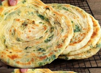 Simple Delights: Spinach and Green Onion Pan Flatbread
