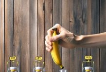 Banana peels should never be thrown away; instead, they should be placed in a bottle of water and used in this manner at all times.