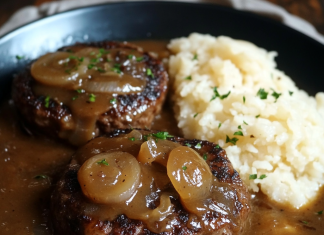 Savory Delight: Hamburger Steaks with Onion Gravy – Rich and Flavorful!