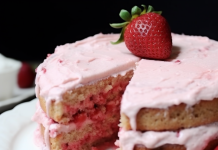 Is This the Best Strawberry Cake Ever? You Be the Judge