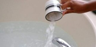 To quickly discover the reason, add a cup of baking soda to the water in the tub.