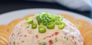 Cheese Ball with Creamed Beef Bits