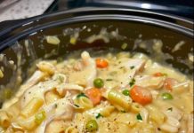 Chicken Pot Pie Noodle Skillet