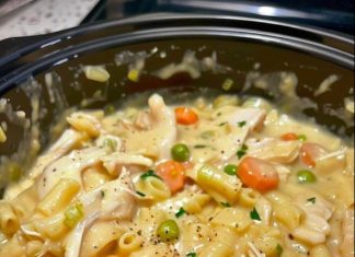 Chicken Pot Pie Noodle Skillet