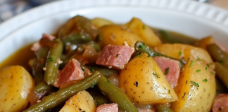 Comfort in a Pot: Slow Cooker Green Beans, Ham, and Potatoes – A Hearty Homestyle Meal!