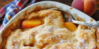 Southern Sweetness: Georgia Peach Cobbler – A Timeless Dessert!