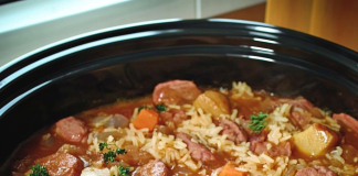 Hearty Homestyle: Polish Sausage, Sauerkraut, and Potatoes – A Comfort Food Classic!